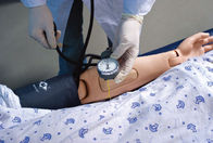 Simulação modelo dos cuidados masculinos de corpo inteiro adultos avançados com CPR, medida de BP
